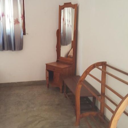 Lokuge Grand Resort Kataragama Exteriör bild