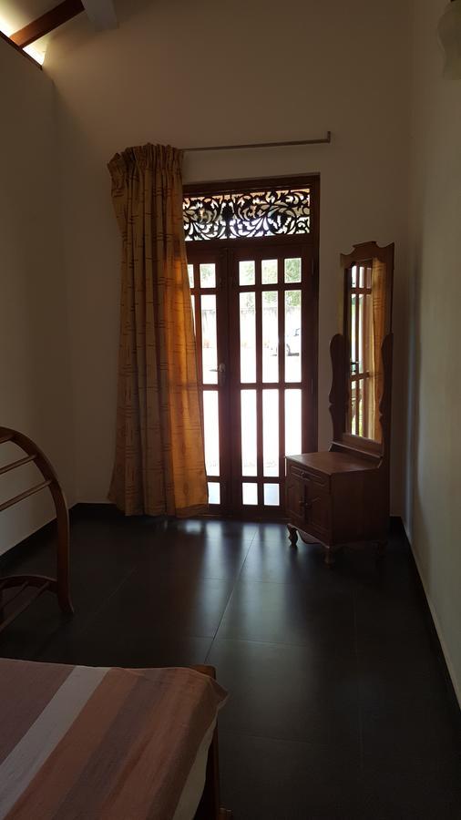 Lokuge Grand Resort Kataragama Exteriör bild