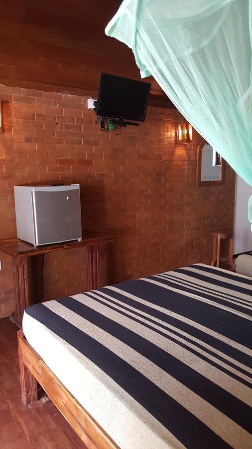 Lokuge Grand Resort Kataragama Exteriör bild