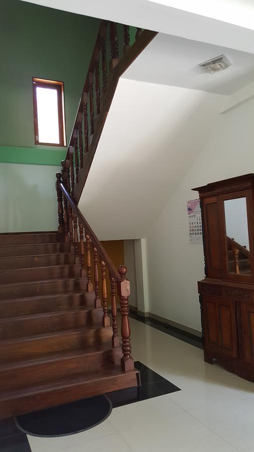 Lokuge Grand Resort Kataragama Exteriör bild