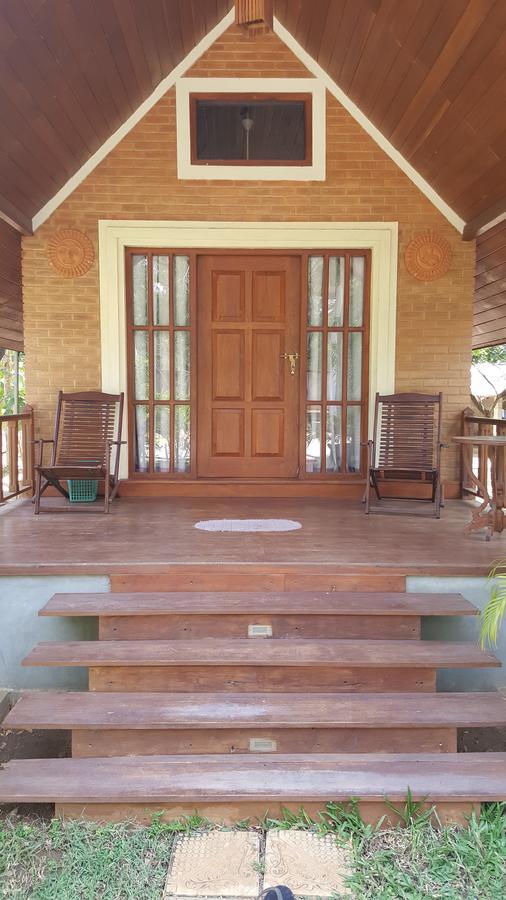 Lokuge Grand Resort Kataragama Exteriör bild