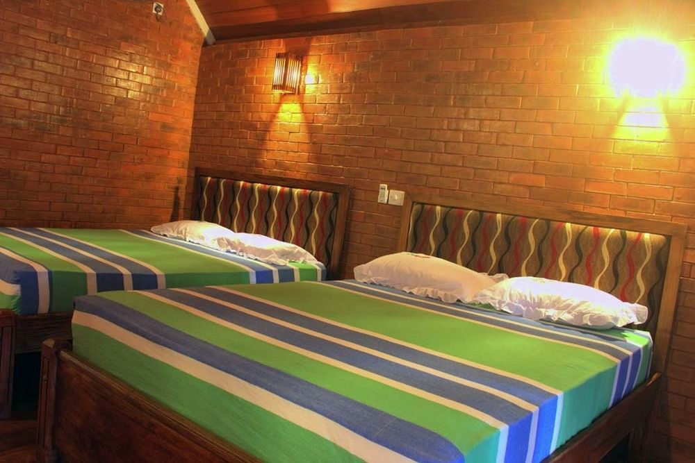 Lokuge Grand Resort Kataragama Exteriör bild