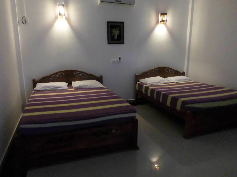 Lokuge Grand Resort Kataragama Exteriör bild