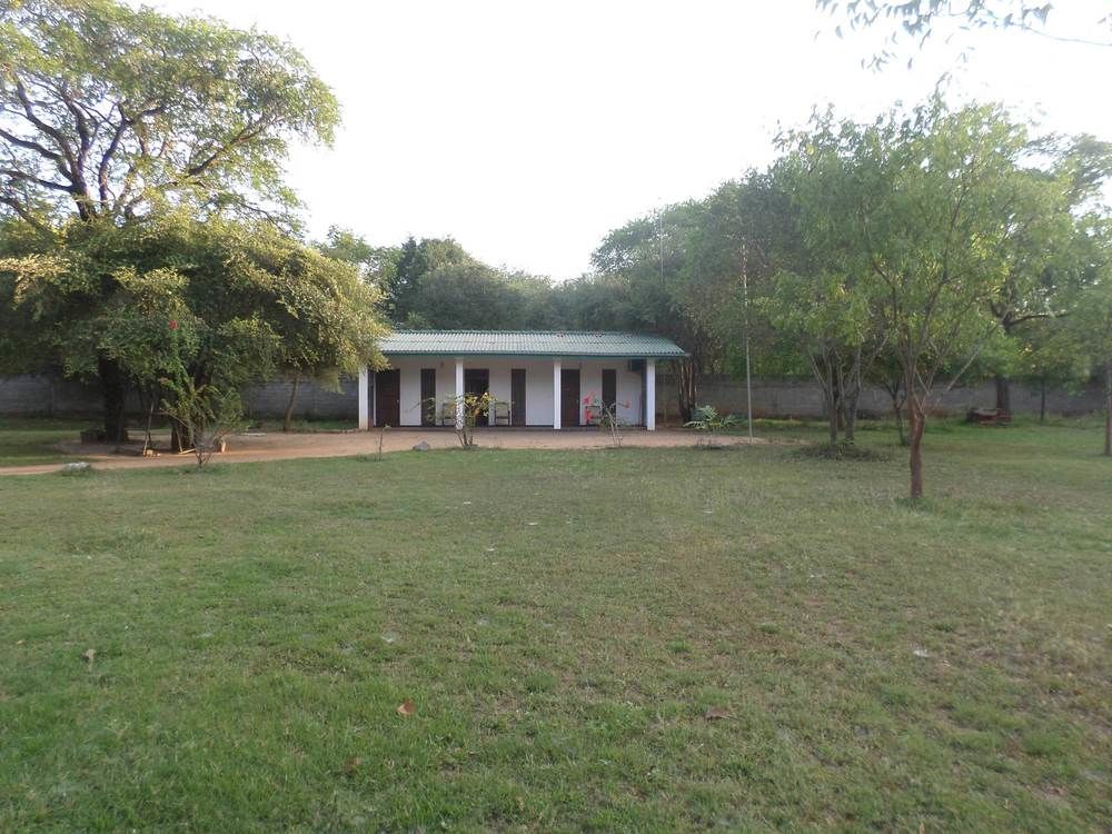 Lokuge Grand Resort Kataragama Exteriör bild