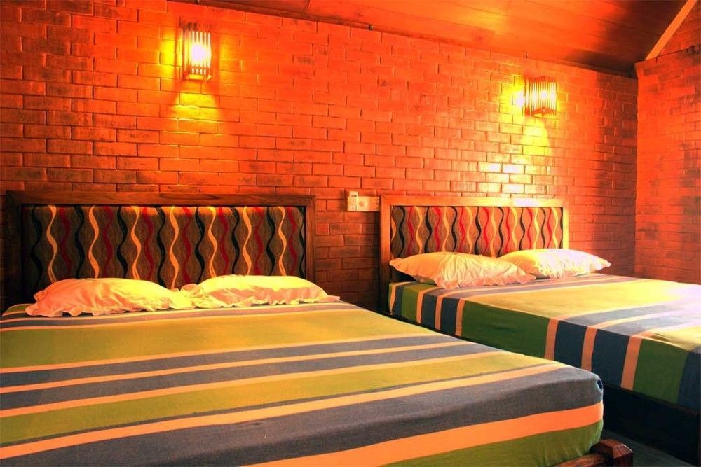 Lokuge Grand Resort Kataragama Exteriör bild